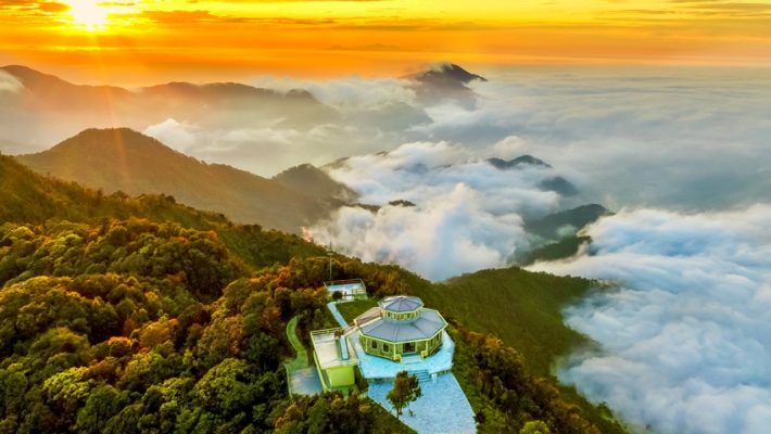 Spring Awakens Bach Ma – Where Flowers Bloom Amid the Clouds